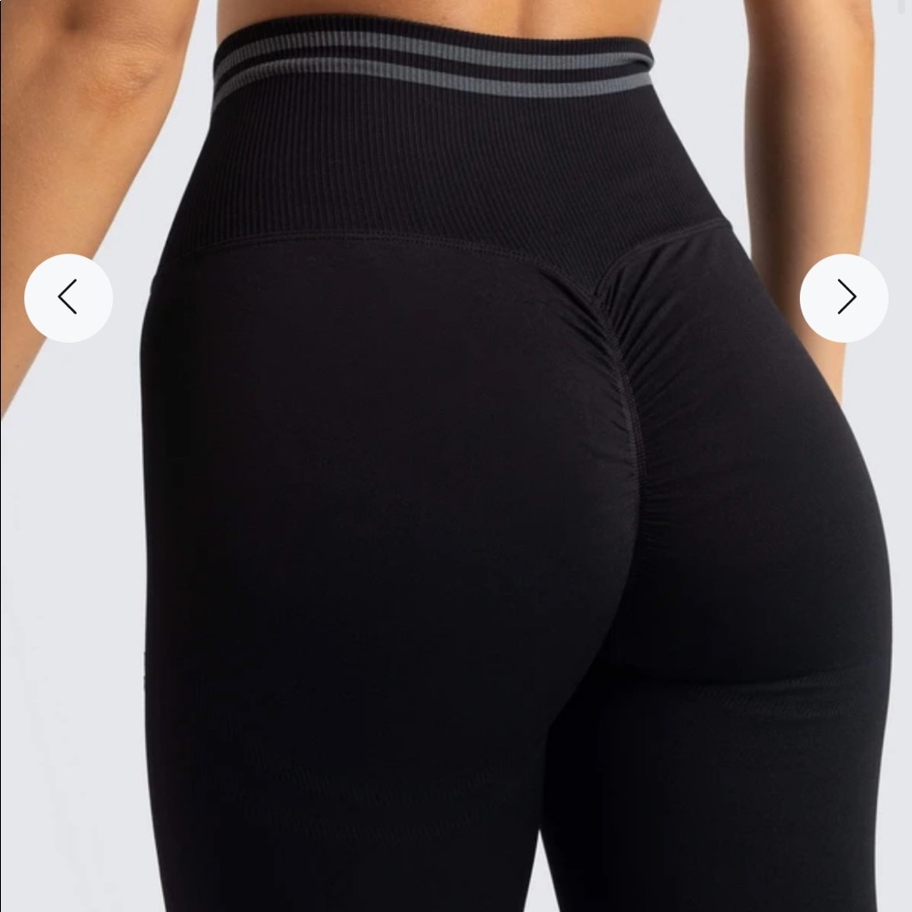 DOYOUEVEN Scrunch Seamless Leggings